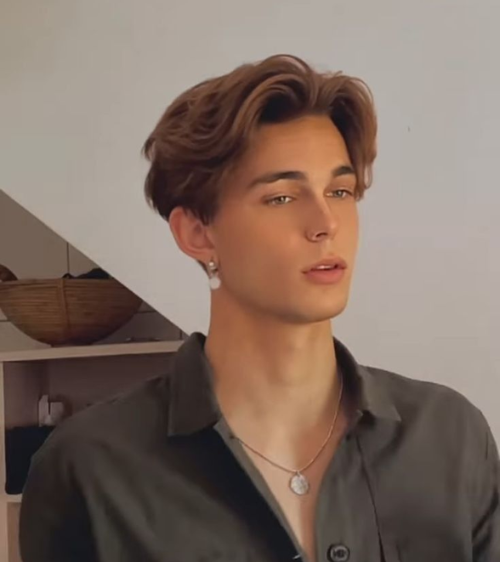 Natural Parted Flow Style